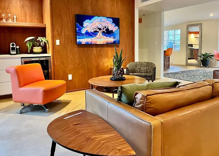 4 Bedroom By Asu Heated Pool And Hot Tub Holiday home *