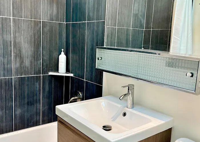 4 Bedroom By Asu Heated Pool And Hot Tub Holiday home Tempe